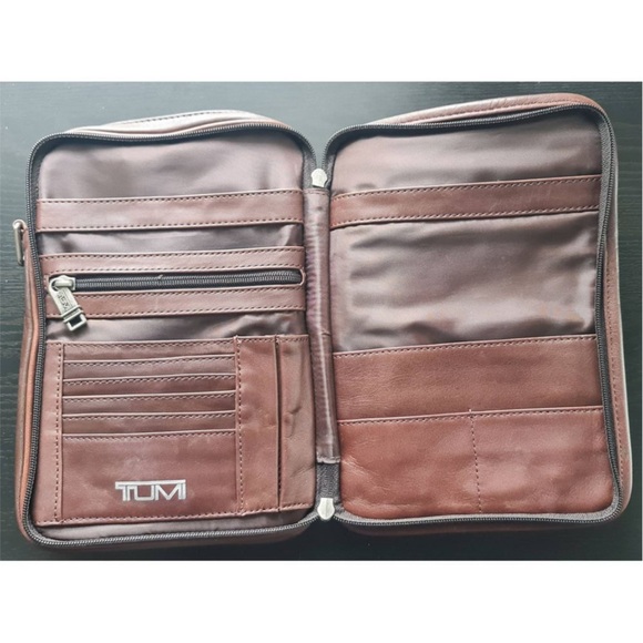 Tumi Brown leather crossbody with two straps - Picture 2 of 8